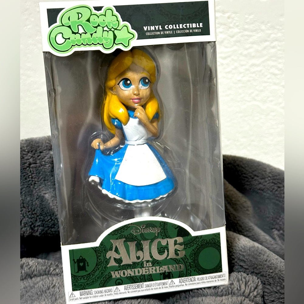 Disney Alice in Wonderland Vinyl Collectible